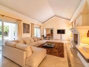Chalet en venta en Marbella, Sierra Blanca. La...
