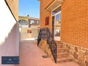 Chalet en venta en Meco, Meco pueblo. Chalet pareado en...