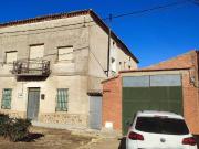 Chalet en venta en Mohernando. Casona para reformar en...