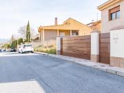 Chalet en venta en Monachil, Barrio de la Vega. Descubre...