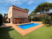 Chalet en venta en Mont ras Costa Brava. CASA CON JARDÍN...