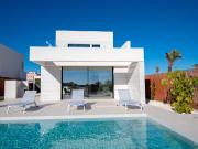 Chalet en venta en Montesinos Los. Villa de 3...