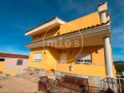 Chalet en venta en Montroy. Elegante Chalet...