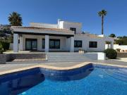 Chalet en venta en Moraira, Benimeit
