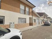 Chalet en venta en Novés. Chalets.