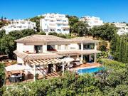 Chalet en venta en Ojén. Villa de lujo de 5 dormitorios...