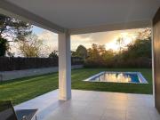 Chalet en venta en Oleiros, Nós. Chalet estilo moderno....