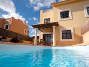 Chalet en venta en Oliva La, Corralejo. Casa con piscina...