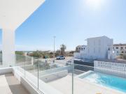 Chalet en venta en Oliva, Oliva Playa. CHALET DE LUJO EN...