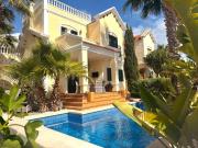 Chalet en venta en Orihuela Costa