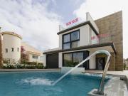 Chalet en venta en Orihuela Costa, Campoamor