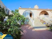 Chalet en venta en Orihuela, La Florida. Villa con...
