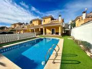 Chalet en venta en Orihuela, La Regia. CHALET DE 4...