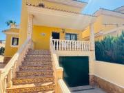 Chalet en venta en Orihuela, Los Almendros. Chalets.