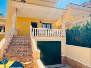Chalet en venta en Orihuela, Los Almendros. Villa con...