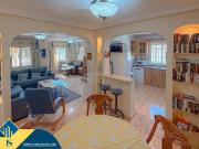 Chalet en venta en Orihuela, Playa Flamenca. Villa con...