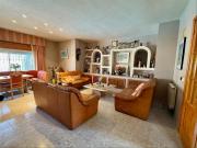 Chalet en venta en Villa de Otura. Chalet independiente...