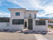 Chalet en venta en Otura, Vega de granada zona sur
