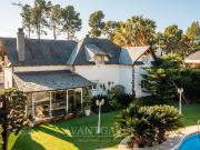 Chalet en venta en Pallejà. Acogedora casa en...