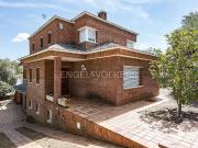 Chalet en venta en Pallejà, de 352 m² 5 habitaciones por...