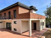 Chalet en venta en pasaje Del Col·Legi, Rubí, de 270 m²...