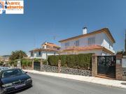 Chalet en venta en Peligros. Chalet independiente con...