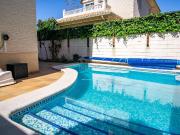 Chalet en venta en Petrer. Chalet en zona Barrio San...