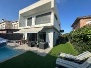 Chalet en venta en calle Martí Alsina, Pineda de Mar, de...