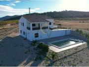 Chalet en venta en Pinoso, Alicante