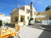 Chalet en venta en Playa Flamenca, Alicante Costa Blanca