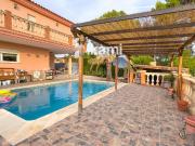 Chalet en venta en Población de Arroyo. EXCLUSIVO CHALET...