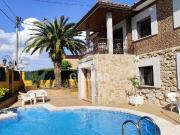 Chalet en venta en Pozuelo de Alarcón, Pueblo. Descubre...