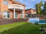 Chalet en venta en Premià de Dalt. Chalet con mucha luz,...