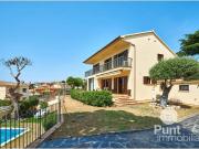 Chalet en venta en Premià de Dalt, de 182 m² 4...