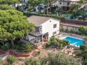 Chalet en venta en Premià de Dalt, de 187 m² 5...