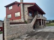 Chalet en venta en Ribeira, Aguiño. Casa con dos...