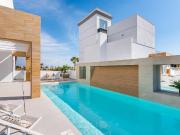 Chalet en venta en Rojales. Descubre esta impresionante...