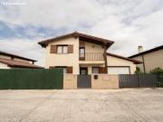 Chalet en Venta en San Martín de Unx, Navarra