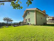 Chalet en venta en Santillana del Mar. Casa...