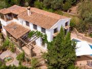 Chalet en venta en Sayalonga. Exclusiva y única casa de...