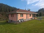 Chalet en venta en Soto del Barco. Chalet independiente...