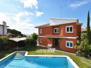 Chalet en venta en Teià, de 203 m² 5 habitaciones por...