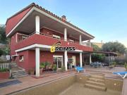 Chalet en venta en Tordera, de 240 m² 4 habitaciones por...