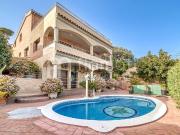 Chalet en venta en Tordera, de 305 m² 9 habitaciones por...