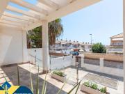 Chalet en venta en Torrevieja, Aguas Nuevas. Casa...