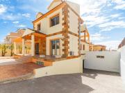 Chalet en venta en Torrevieja, Aguas Nuevas. Chalet...