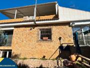 Chalet en venta en Torrevieja, Aguas Nuevas. Villa con...