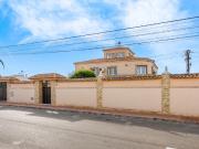 Chalet en venta en Torrevieja Alicante