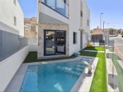 Chalet en venta en Torrevieja, Cabo Cervera. CHALET EN...
