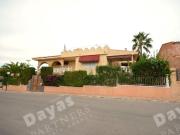 Chalet en venta en Torrevieja, La Veleta. Villa en venta...